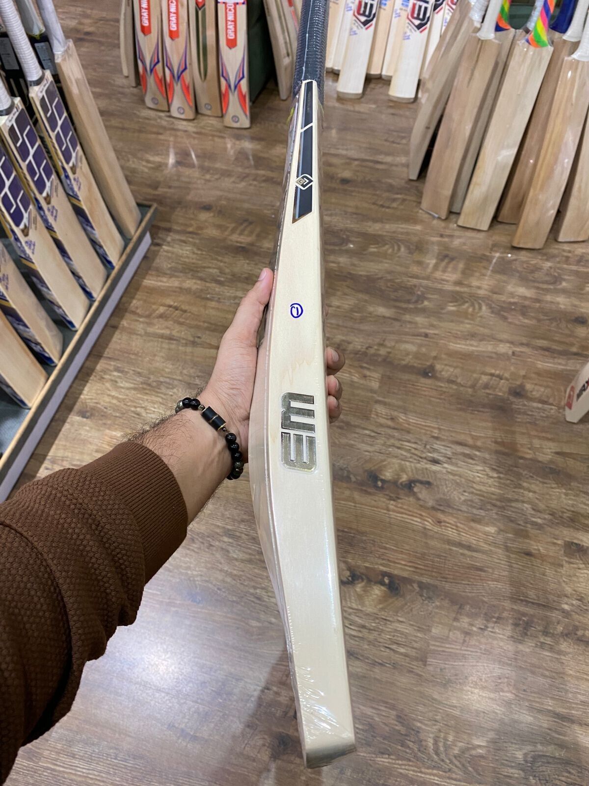 EW GT XR 10000 EM CRICKET BAT SNR