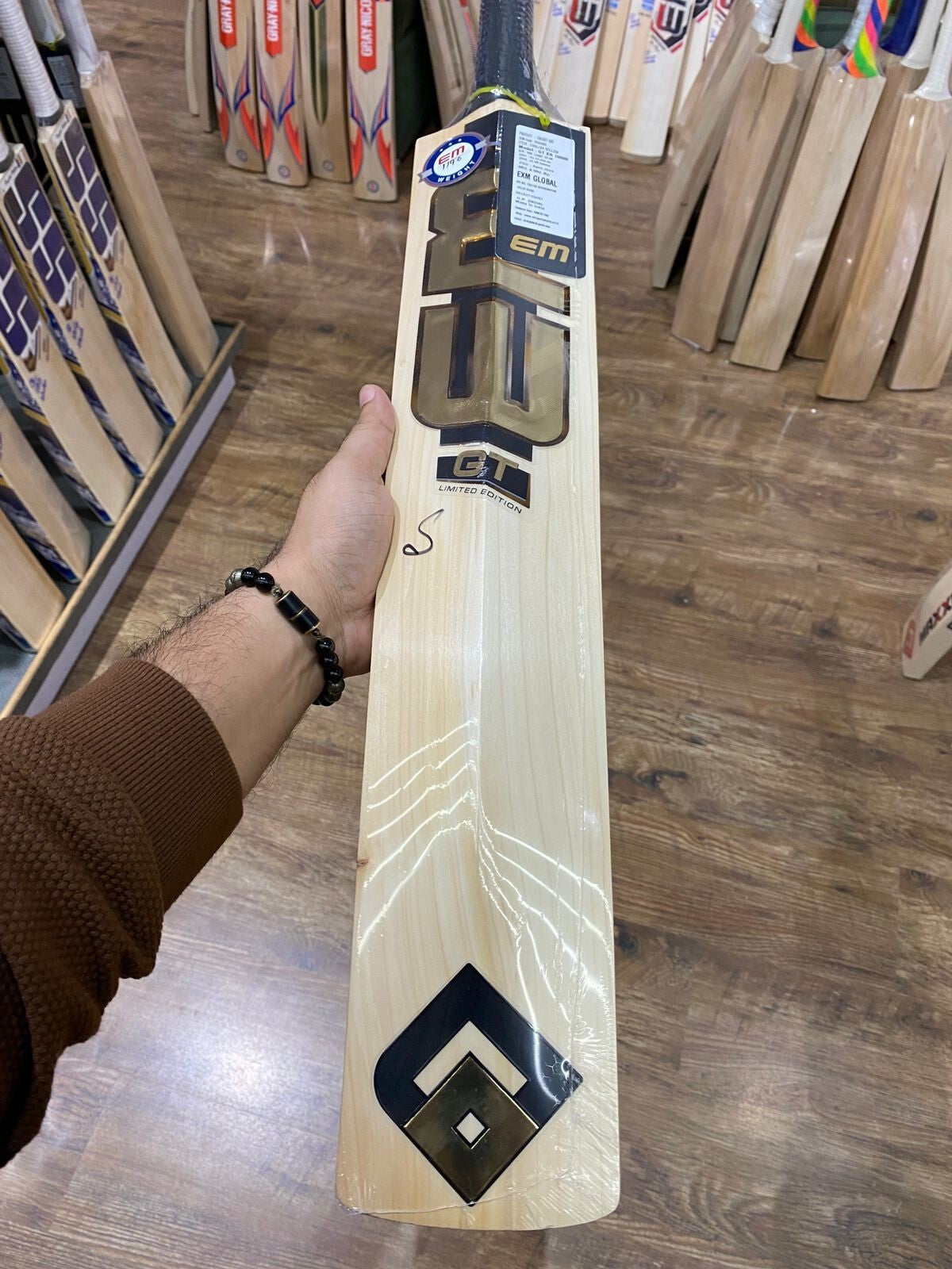 EW GT XR 10000 EM CRICKET BAT SNR